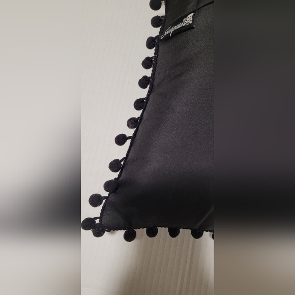 SOURPUSS ~ Set Of 2 War Paint Pillows 12x12 - Picture 6 of 8